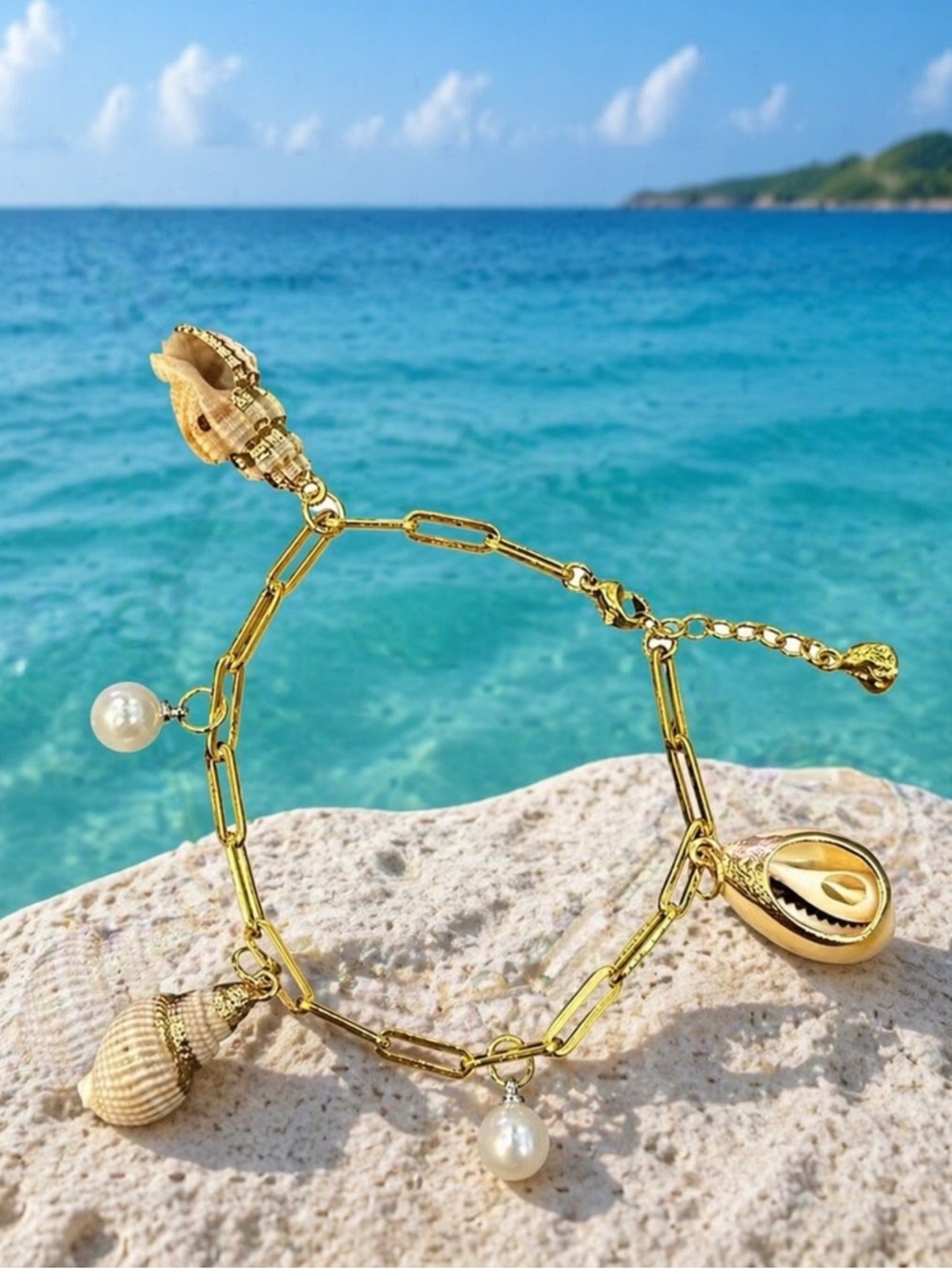 Hand Crafted 18K Gold Paperclip Chain Seashell Charm Bracelet